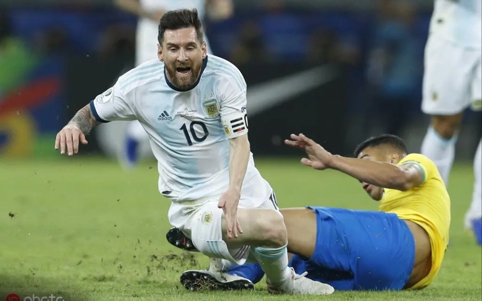 巴西2:0阿根廷晋级决赛,梅西中柱