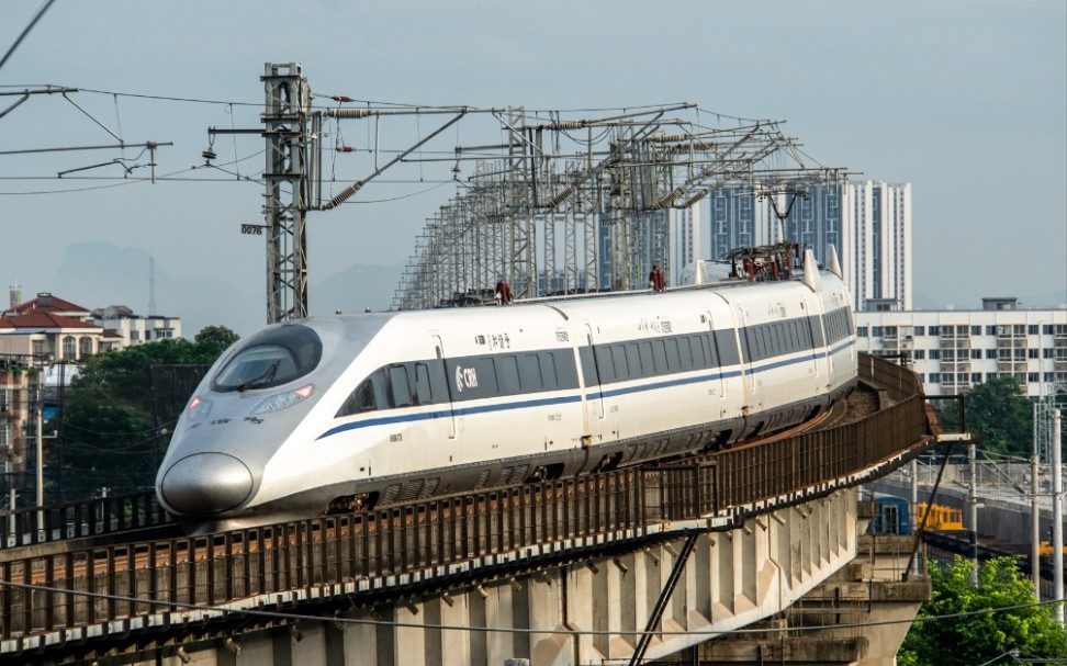 著名的高铁爬坡场景,crh380a柳州站衡柳线上行出站
