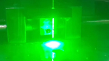 国产首台全自主产权水导激光