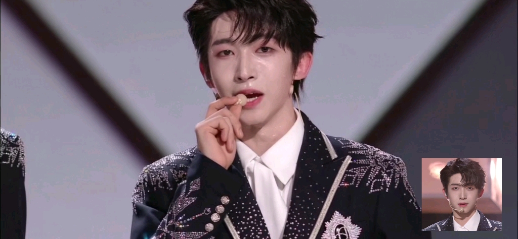 【刘宇最终c位出道】【成团夜直播】 恭喜出道 , 实至名归 .