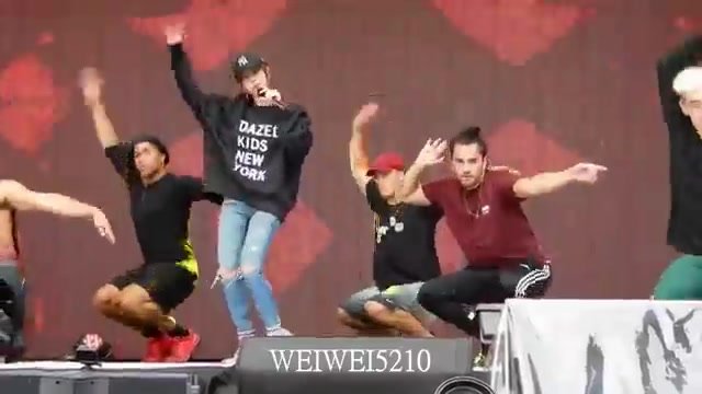 [图]蔡依林Jolin - 看我72變+美人計+舞孃+大丈夫+PLAY我呸+大藝術家 彩排rehearsal (20181216 新北市歡樂耶誕城)-oNz550pQ