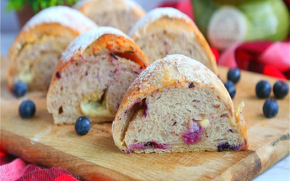 【100款美味面包视频】酸酸甜甜的蓝莓乳酪面包_哔哩哔哩 (゜-゜)つロ