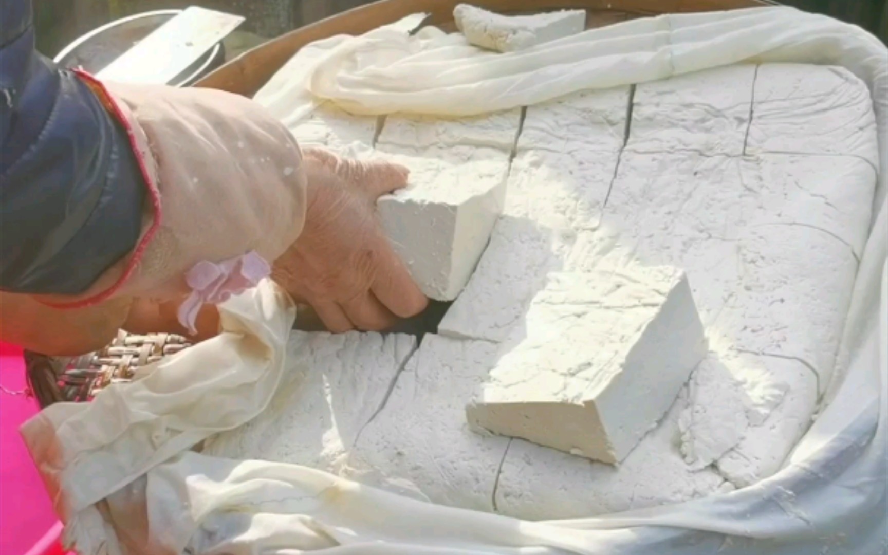 传统石磨豆腐制作过程