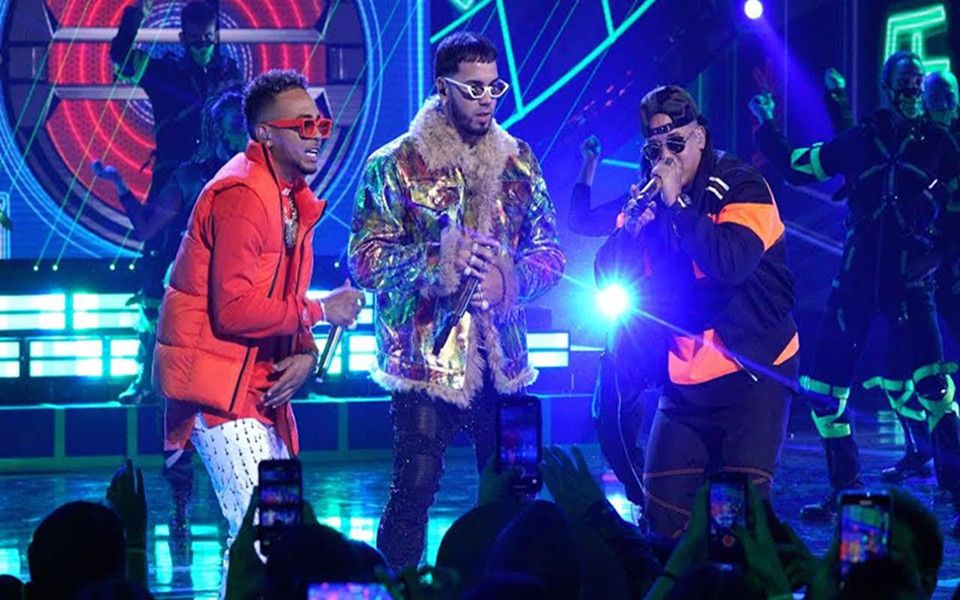 [图]【Latin AMAs 2019】洋基老爹Daddy Yankee&Anuel AA, Ozuna - Que Tire Pa+Lante+China