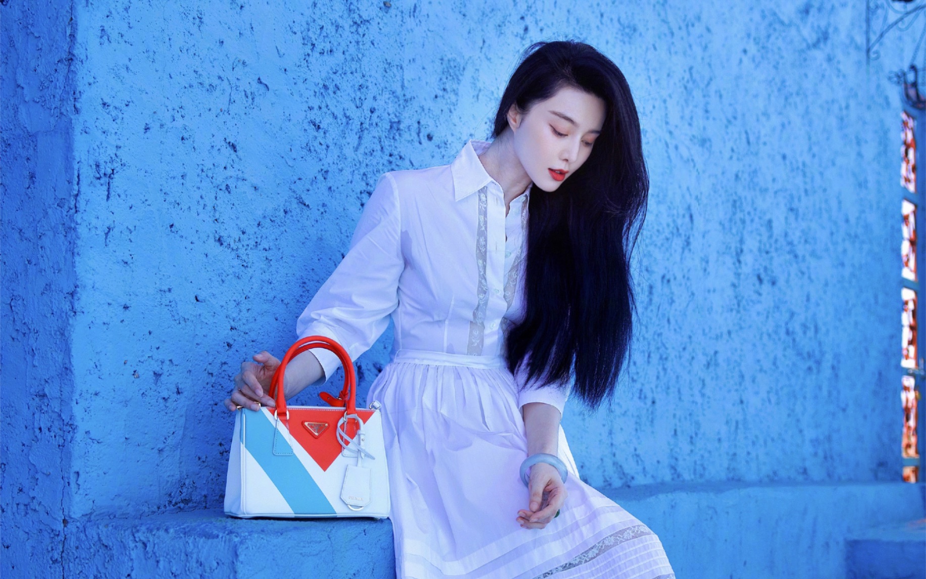 范冰冰法式蓝色浪漫,已到达法国,普拉达手袋,我们不怕塌房