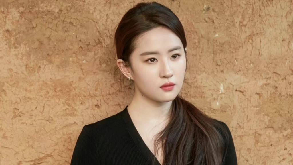 露水红颜刘亦菲镜头特写,神仙姐姐的颜值一直被模仿,从未被超越