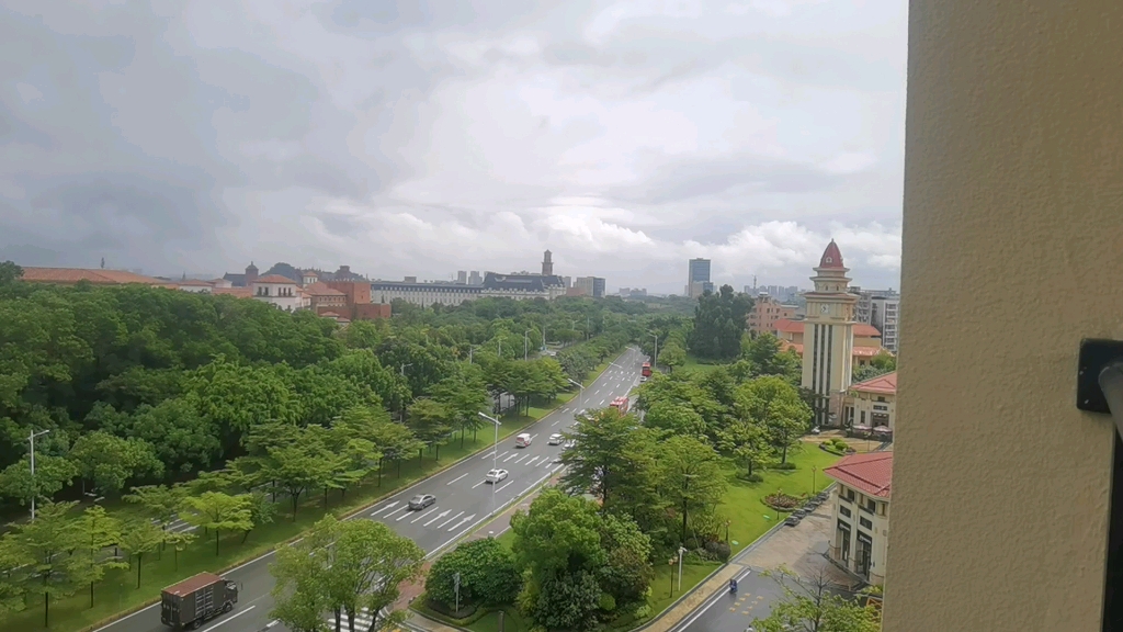 [图]东莞这边太阳☀️出来了，怎么又在下雨了，好好奇怪哟