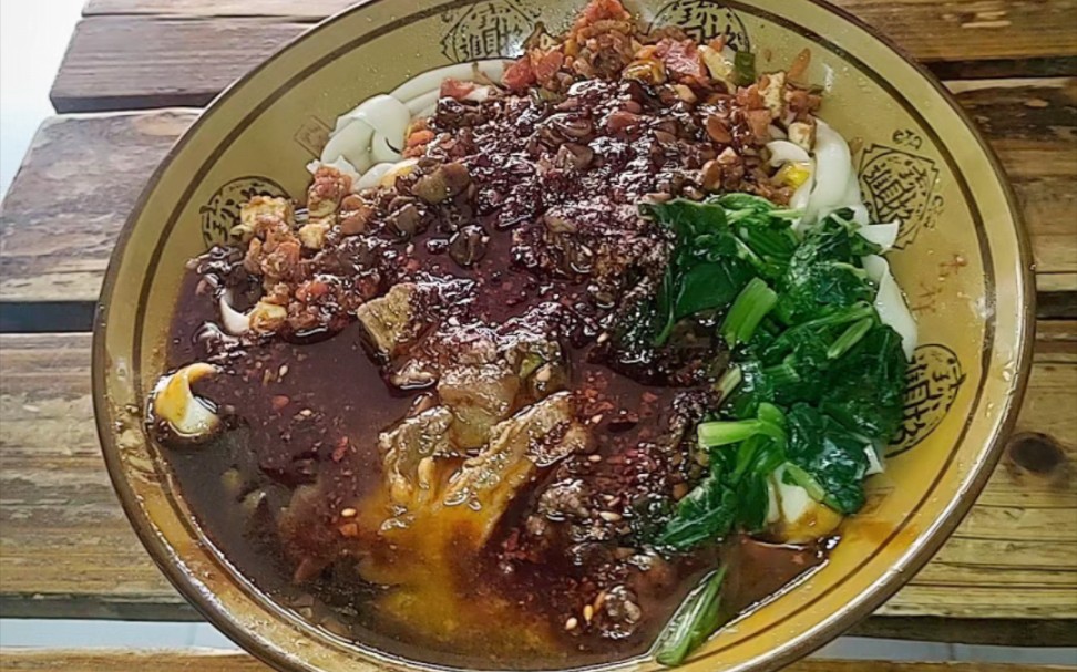 陕西的大碗刀削面,好吃不贵