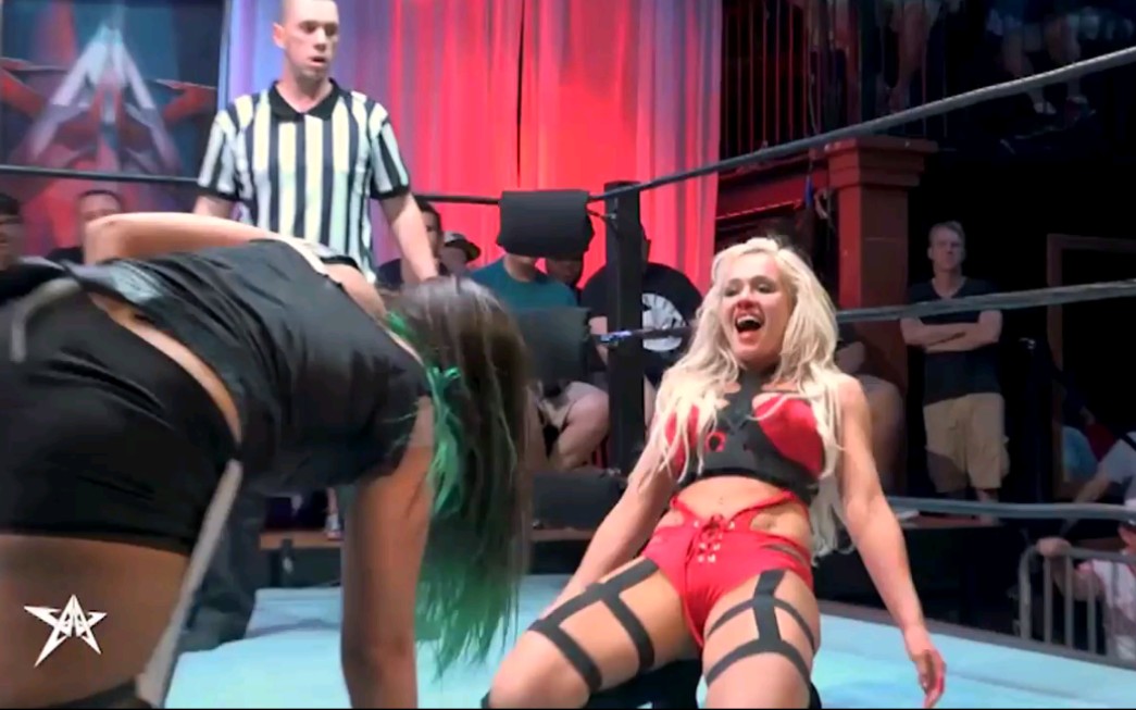 [图]【女摔】Scarlett Bordeaux vs Samantha Heights