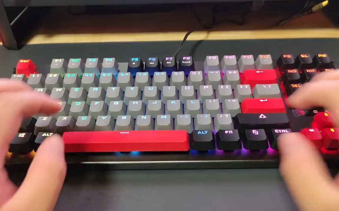 雷蛇代工厂出的光轴键盘究竟是智商税还是性价比?