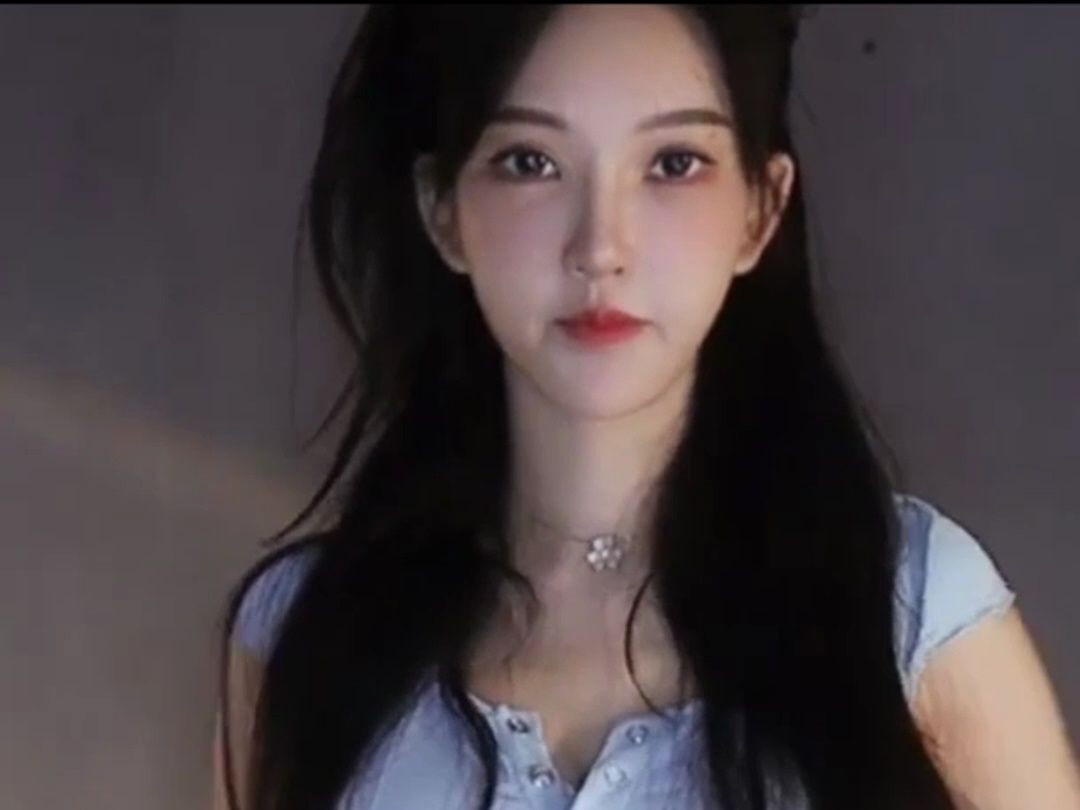 【斗鱼-南妹】竖版-热舞剪辑,烧,拿好纸巾 (189)