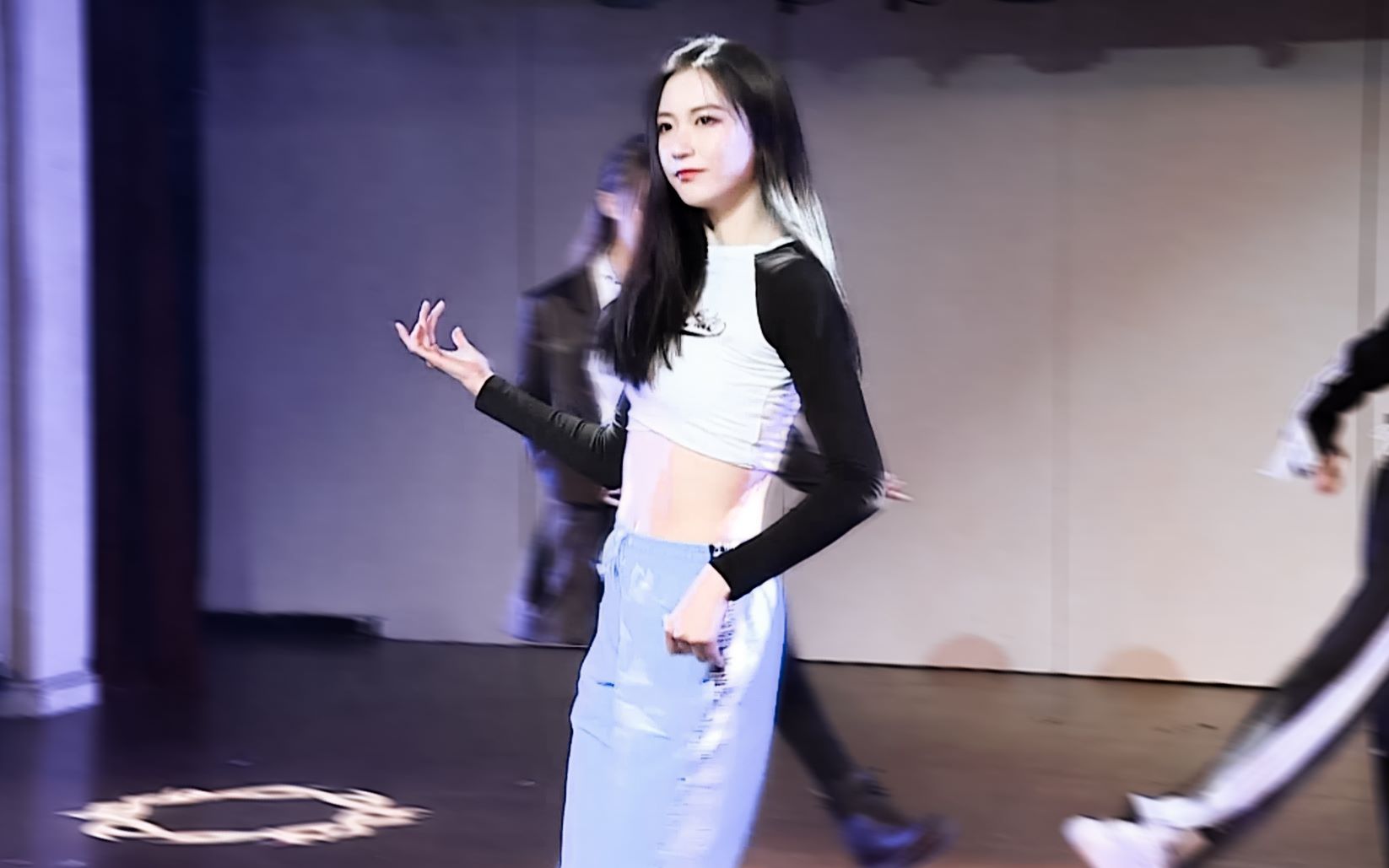 【吴哲晗】2019最后一天来看帅气姐姐跳舞 《hip》