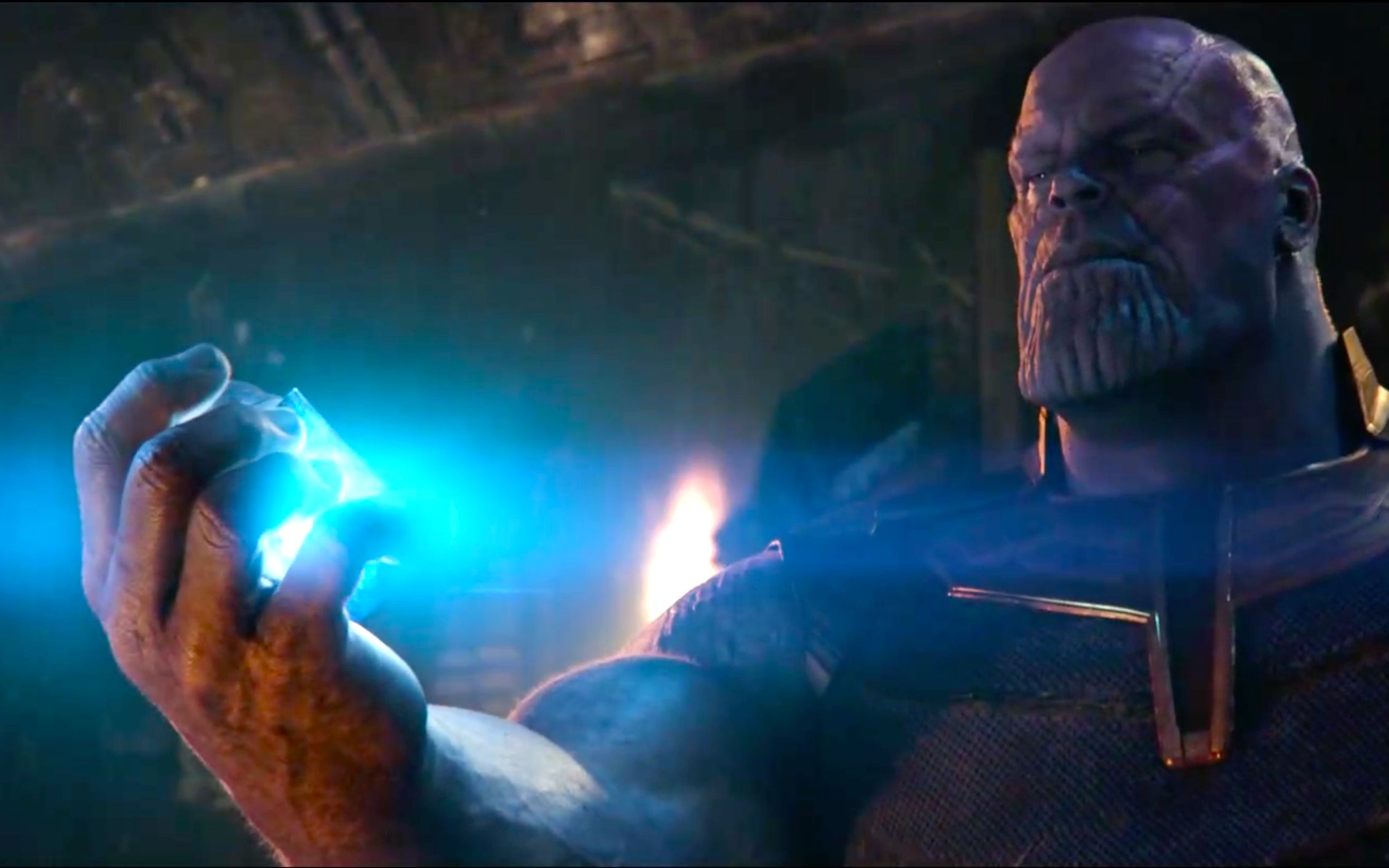 灭霸军团来势汹汹,袭击了阿斯加德人的难民船,雷神兄弟寡不敌众,洛基