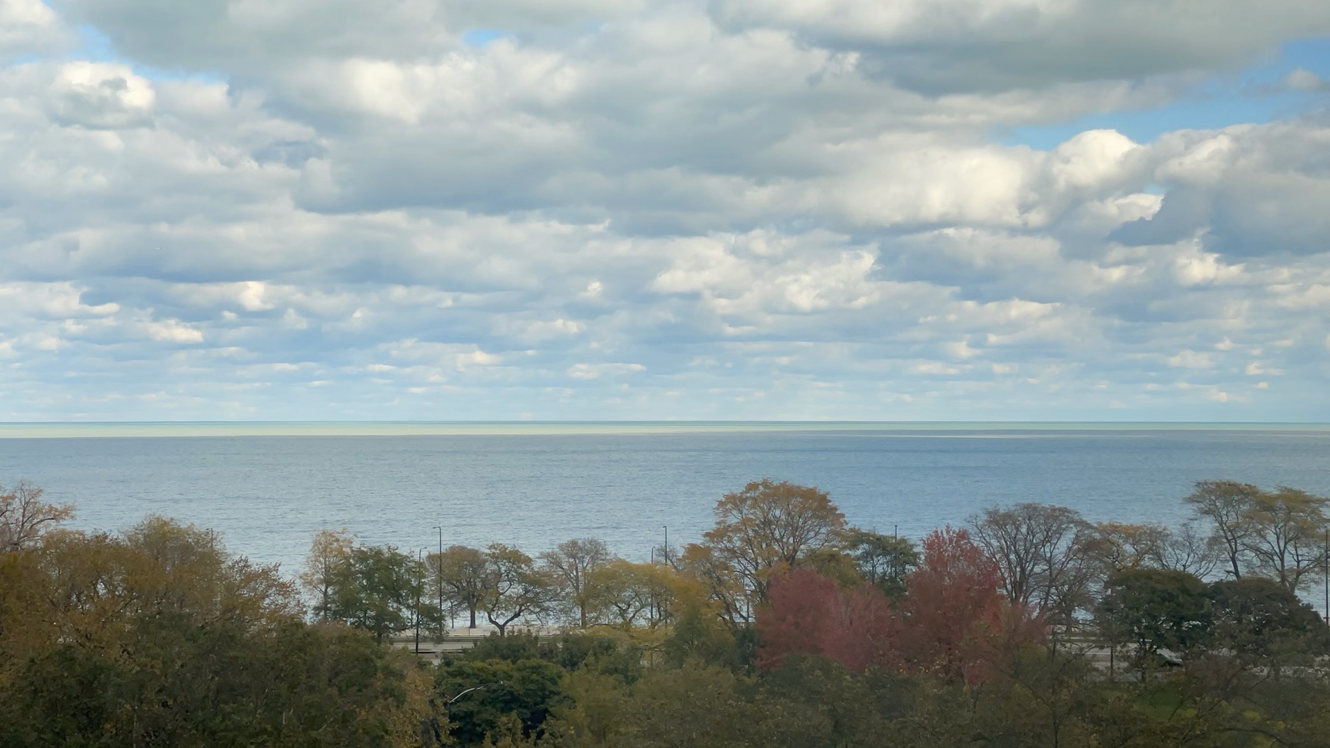 [图]TIME-LAPSE: Lake Michigan View from My Bedroom Window