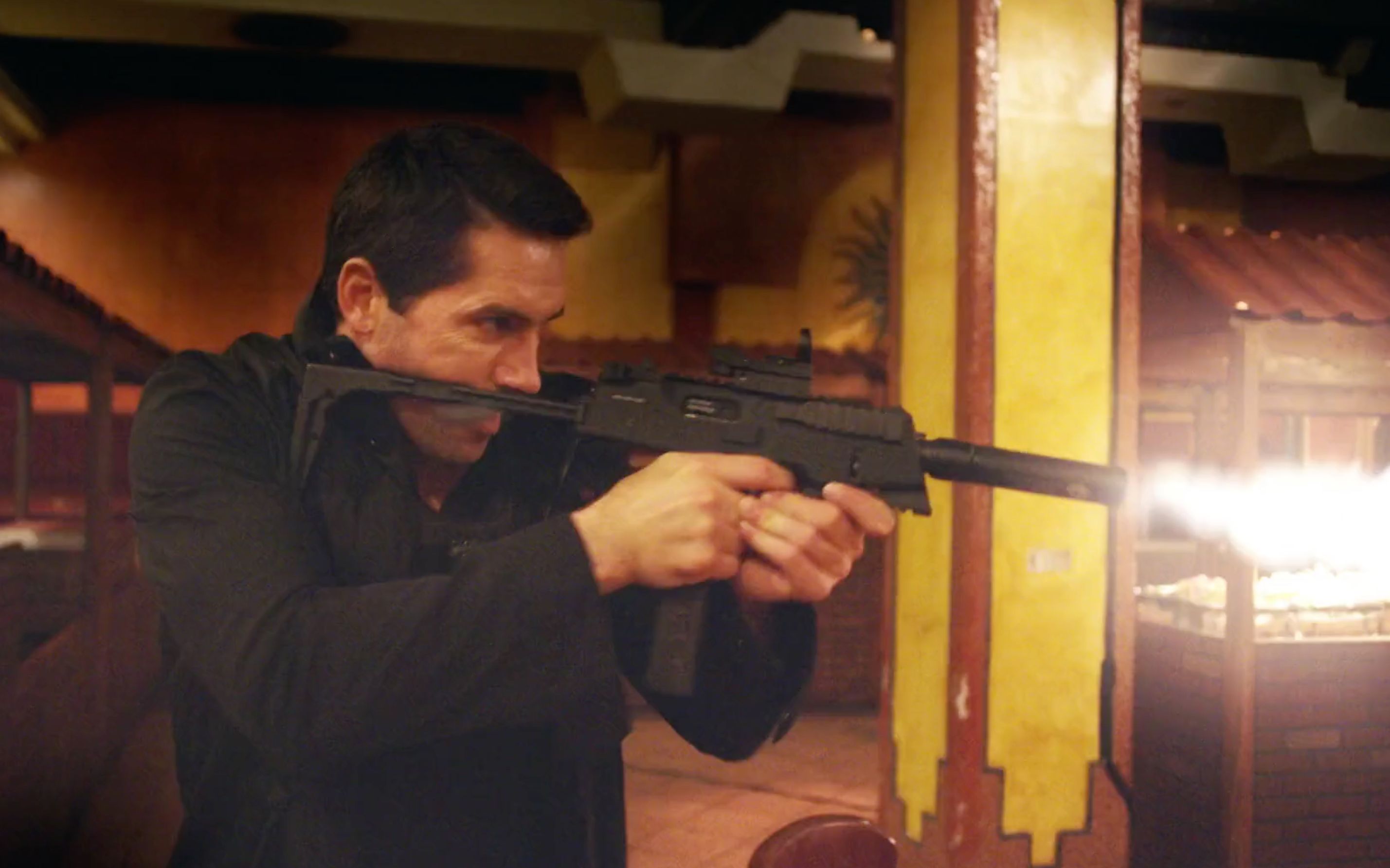 动作枪战斯科特阿金斯此次在倒数追魂seized中饰演一位前特战队队员