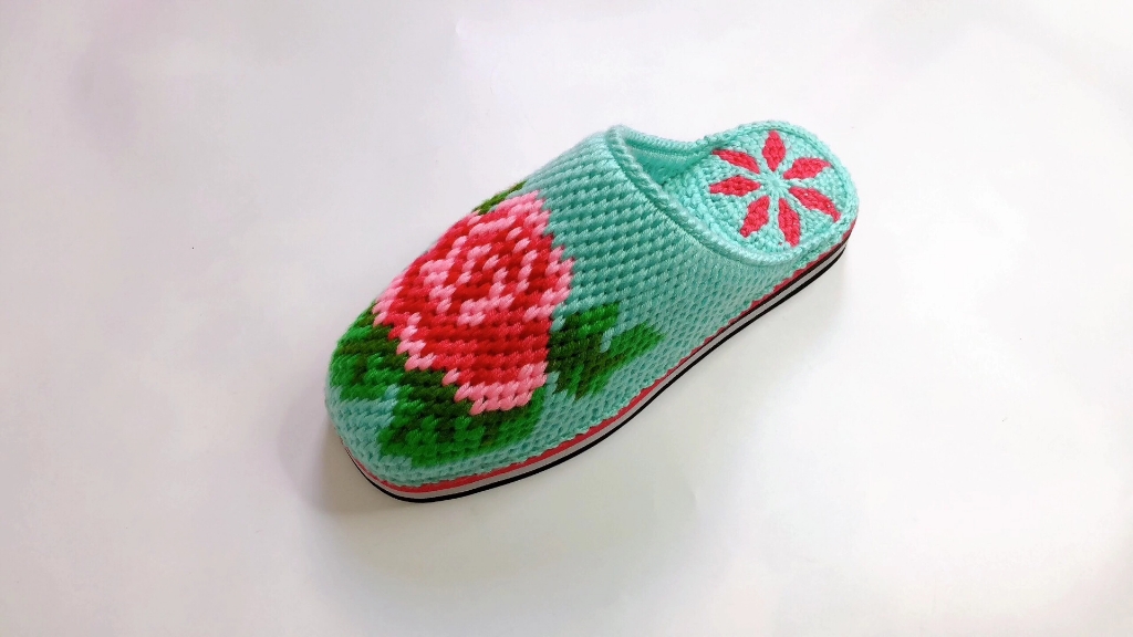 钩针毛线拖鞋玫瑰花图案,第9行的编织教程