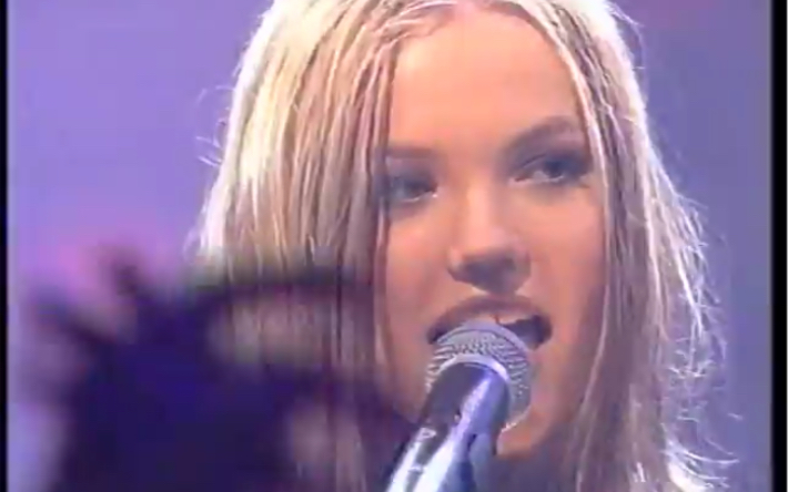 [图]Lene Marlin - Sitting Down Here TOTP 2000