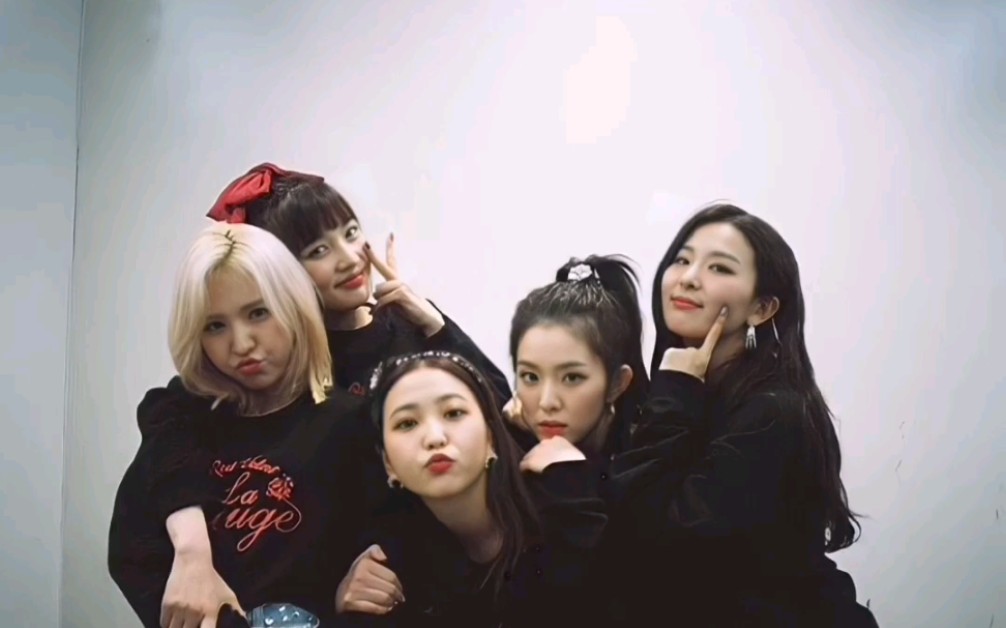 ( 0708 67 `08 )σ237815red velvet 五人五色红贝贝