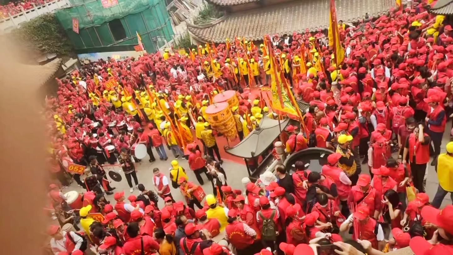 湄州谒祖,进香大吉!#民俗文化 #妈祖文化 #福建游神 #烧香祈福 #心诚则灵哔哩哔哩bilibili