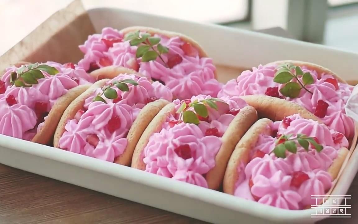 樱花草莓欧姆面包chosdaily