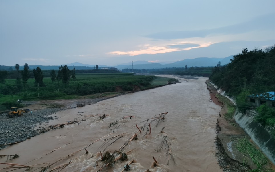 河南新乡卫辉某村大水情况