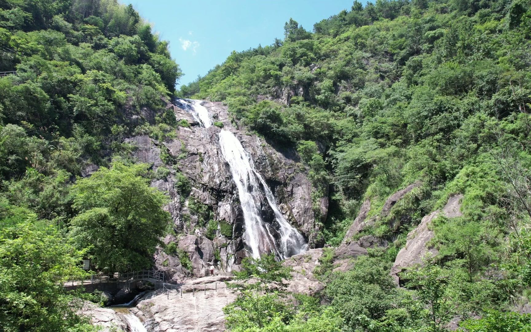 安徽潛山航拍天柱山大峽谷通天瀑分享清涼世界美景