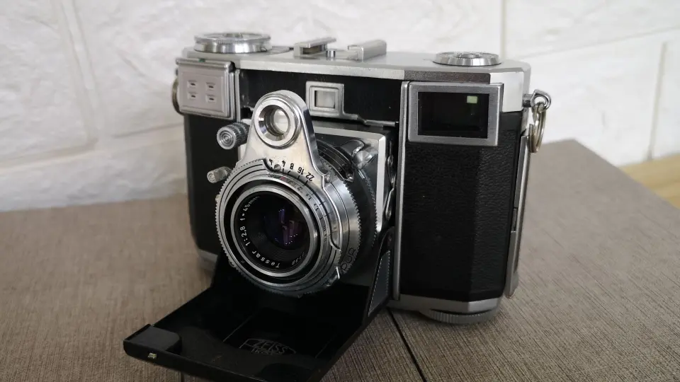 競売 ZEISS IKON 伯爵夫人 35 CONTESSA フィルムカメラ - findbug.io