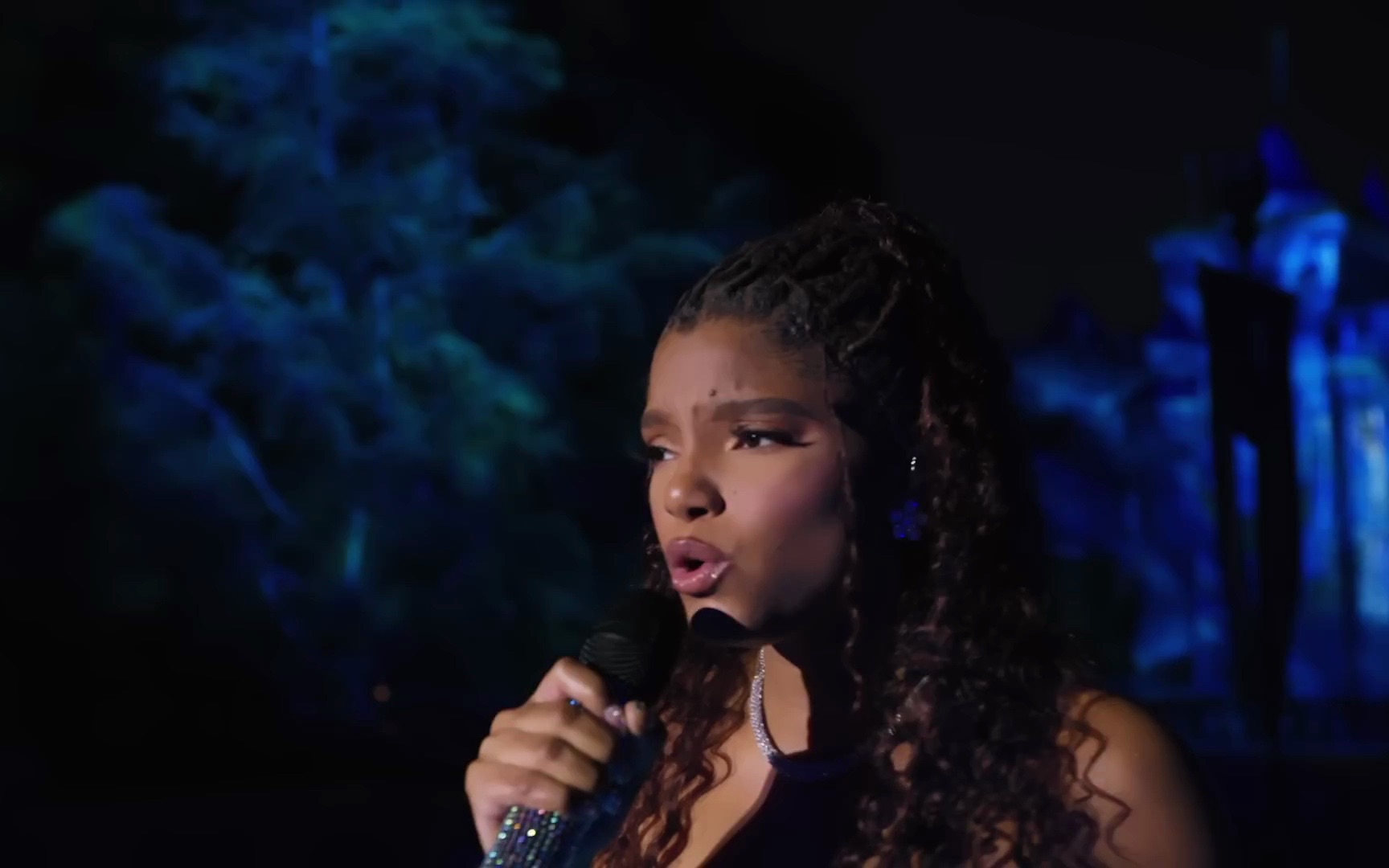 halle bailey演唱part of your world from little mermaid