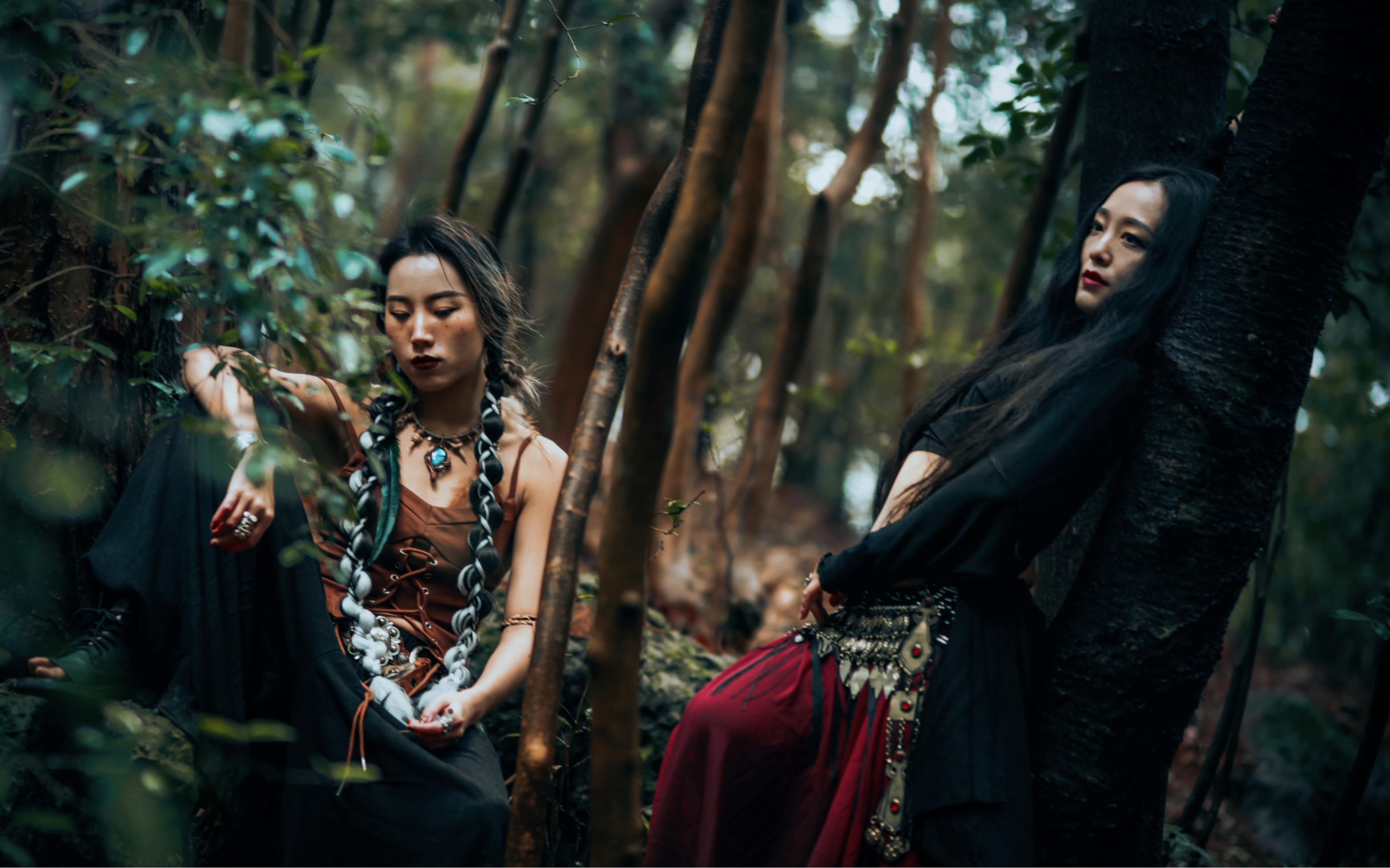 森林部落融合肚皮舞 《树·灵》 我们彼此独立 却又相互依持 灵魂在