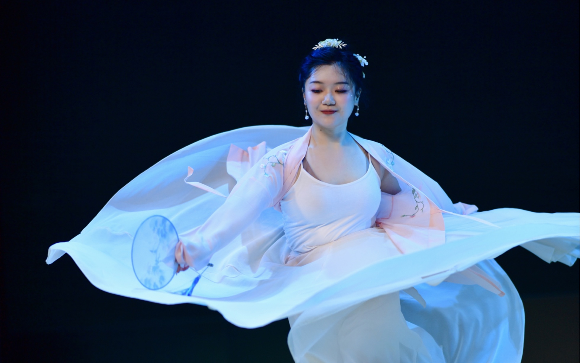 活动  古典舞《烟雨行舟》演出