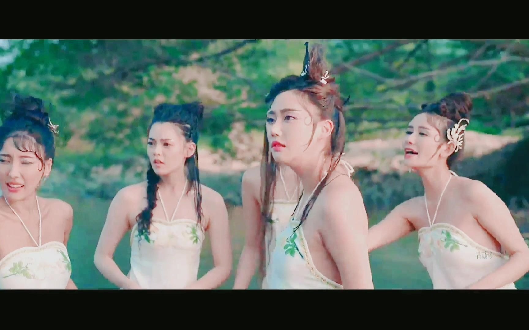 大战盘丝洞4好奇葩感画面,猪八戒看见蜘蛛精们在河里洗澡,急不可耐