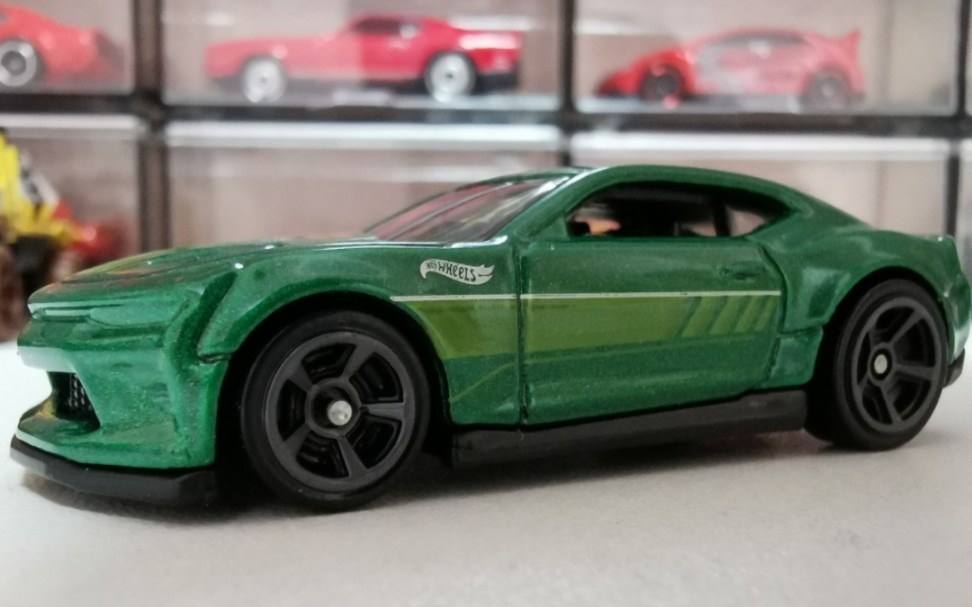 风火轮普卡拆卡,雪佛兰 科迈罗 ss 绿色涂装