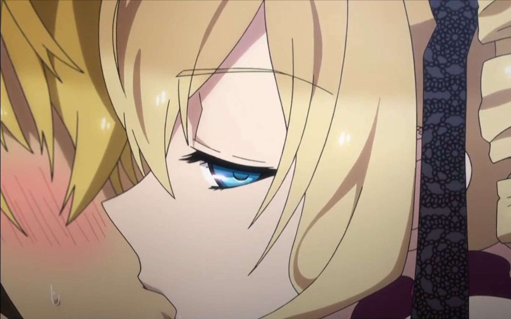 强吻就算了 ,口水拉丝就过分了吧!