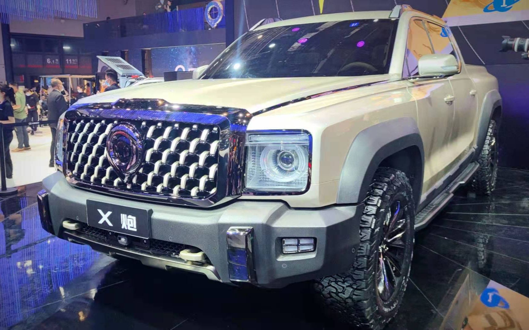 上海车展现场直击:长城x炮 中国皮卡圈没有竞争者的存在_哔哩哔哩