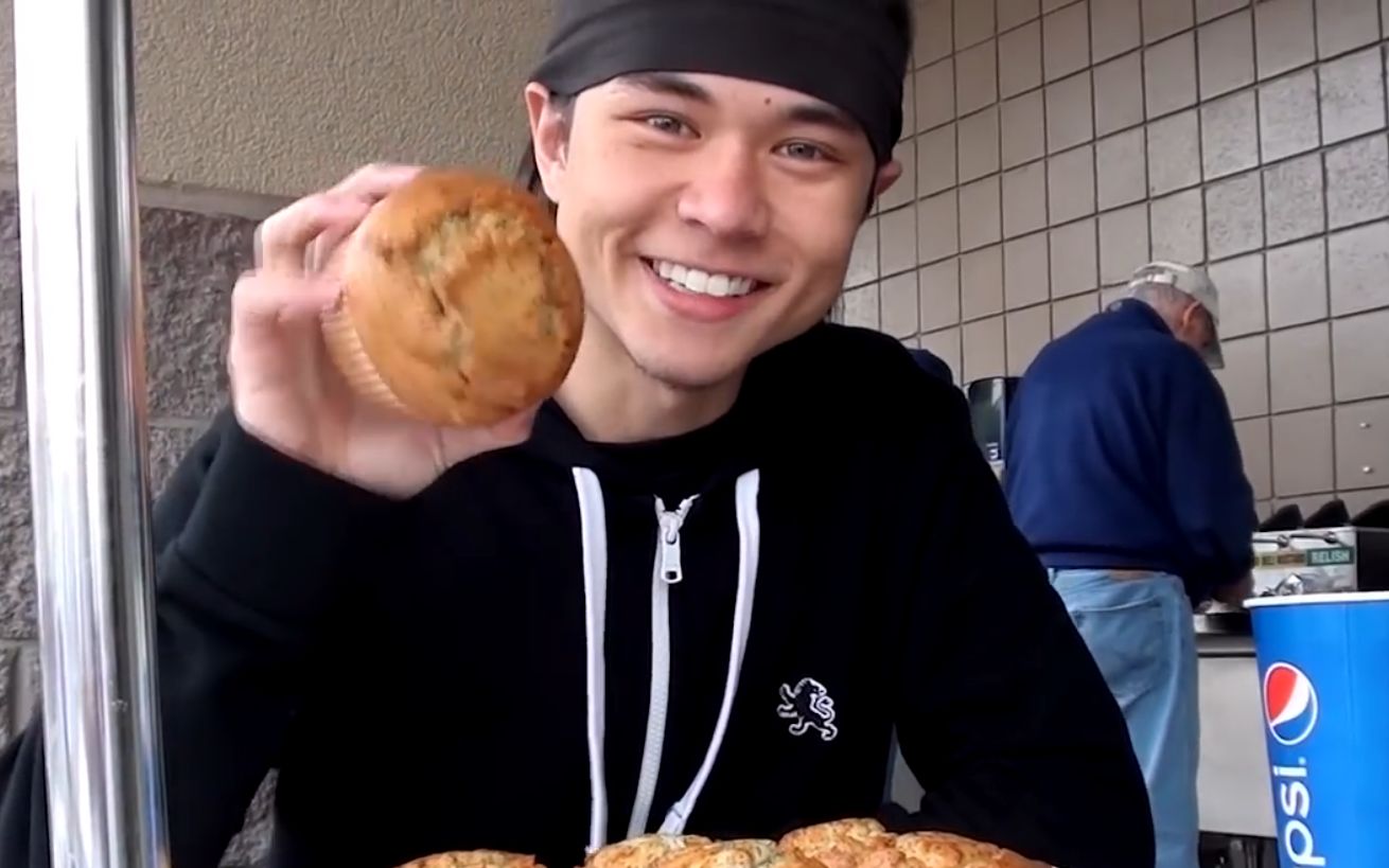 【matt stonie】大胃王小哥哥的马芬蛋糕暴击!