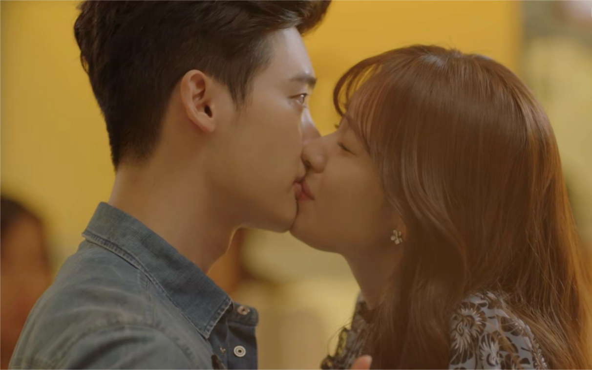 【李钟硕】【韩孝周】【w两个世界】导演版dvd吻戏花絮合集