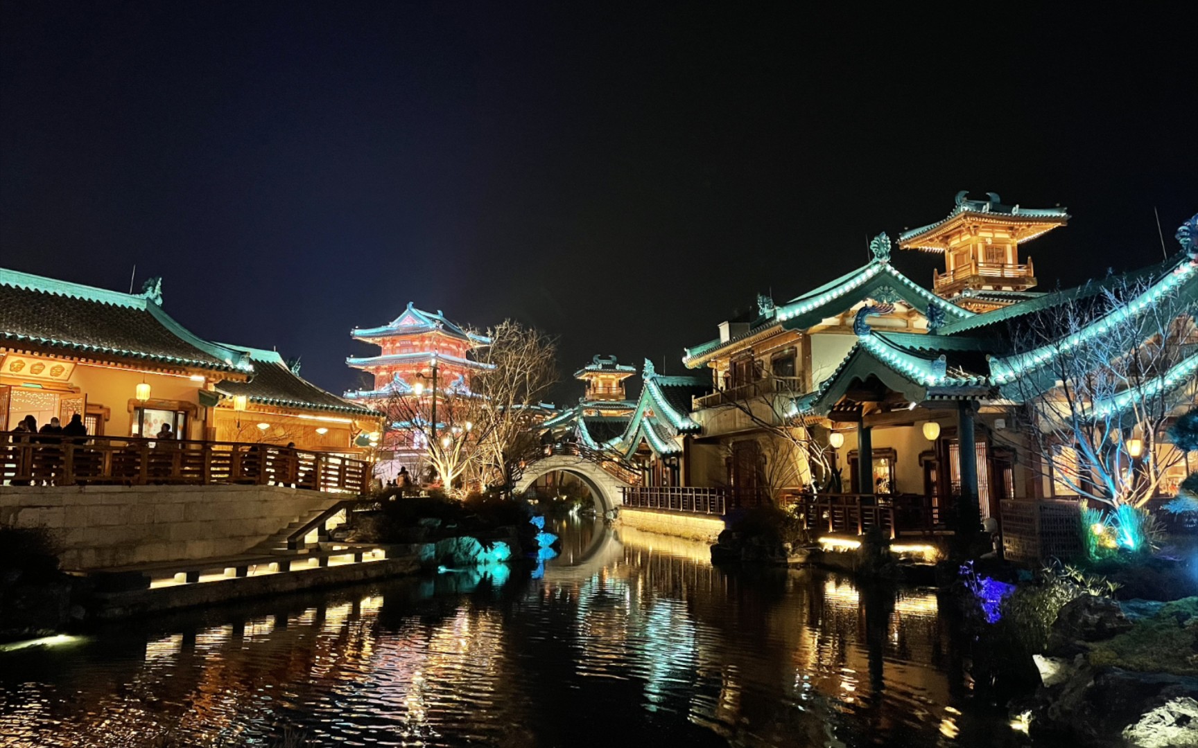 夜晚的金陵小城