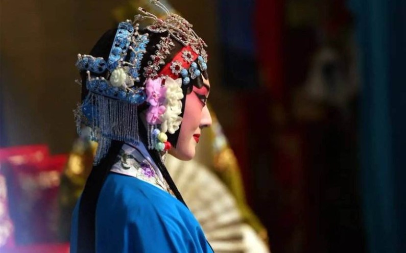 学唱京剧凤还巢母亲不可心太偏无派别