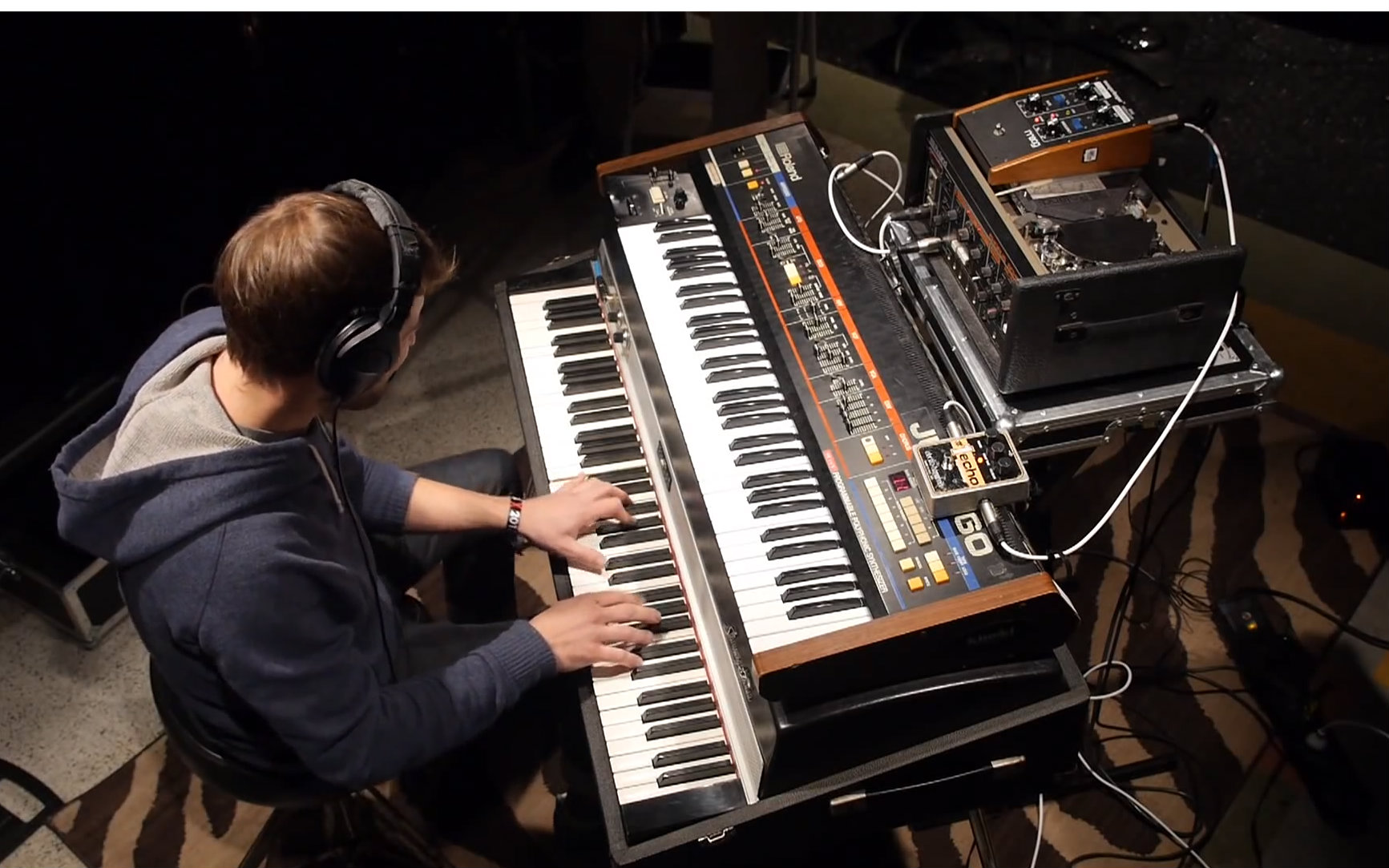 天才钢琴家迷幻金曲【nils frahm】现场演奏_says_哔哩哔哩_bilibili