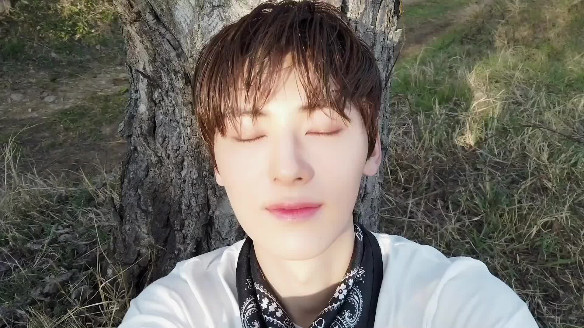 【黄吧中字】190406 hwang minhyun vlog with elle korea