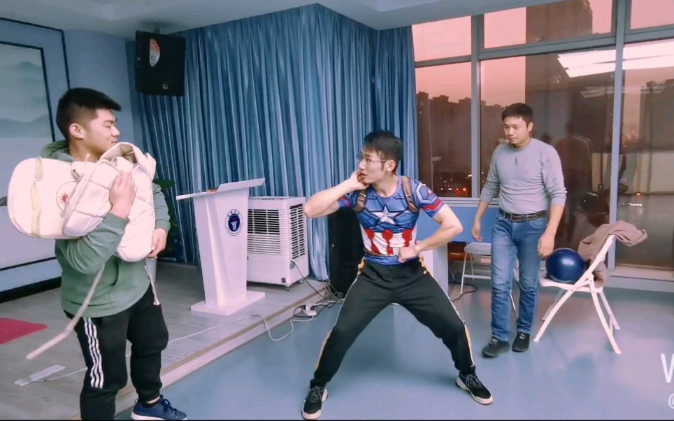 八极拳两仪顶训练.