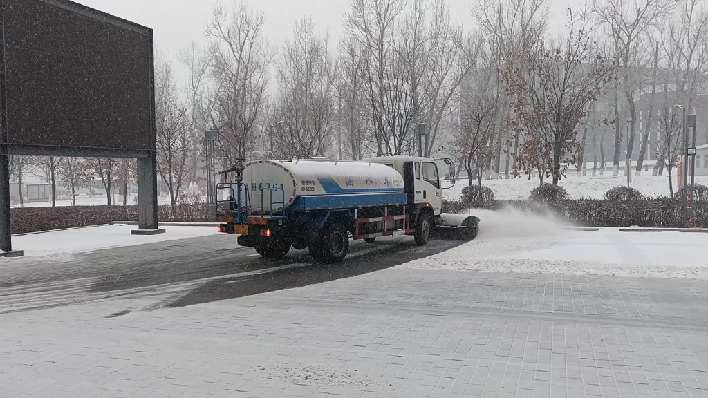 [图]洒 水 车 「吉建特供」