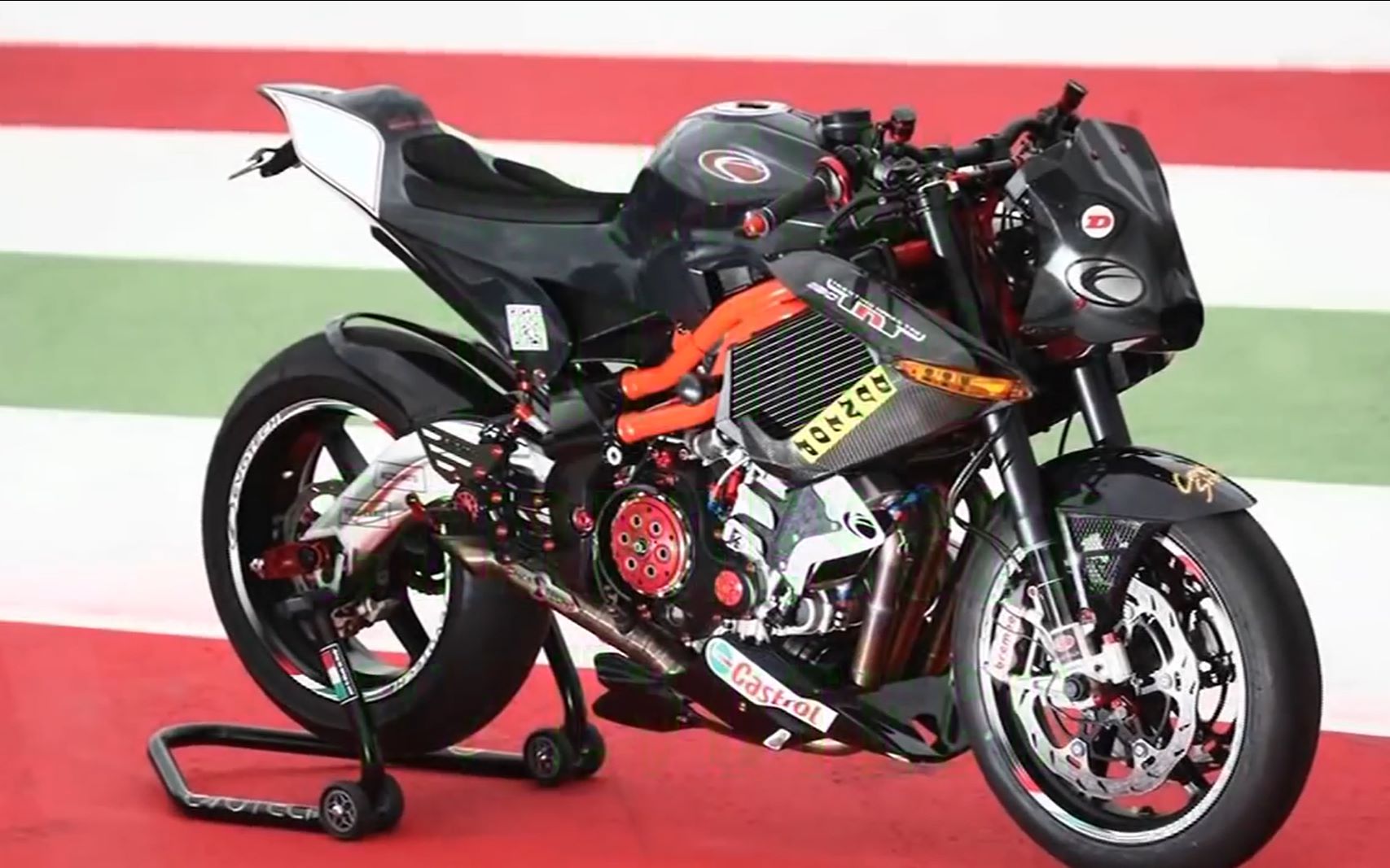 贝纳利tnt 1130 机械增压=222 hp