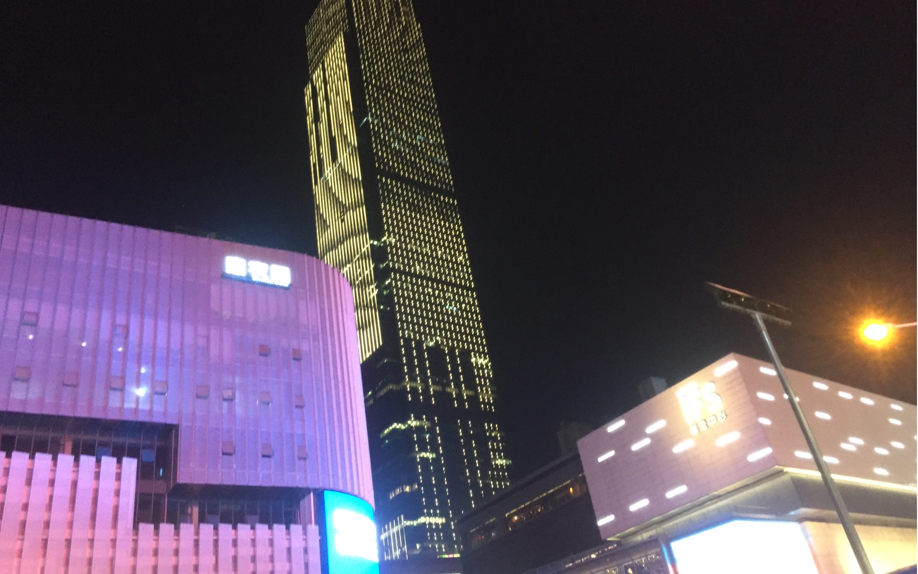 长沙ifs国金中心写字楼电梯