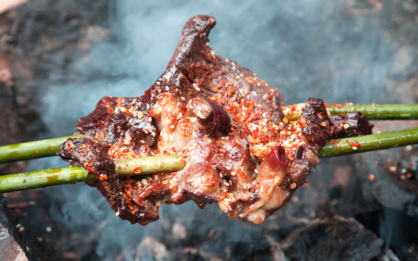 【村意】小伙伴们,你们要的烤牛心来了,还挺有嚼劲