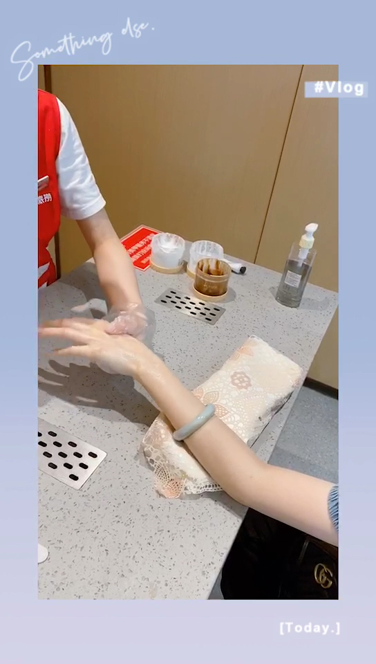 海底捞的服务还有手部护理喜极而泣