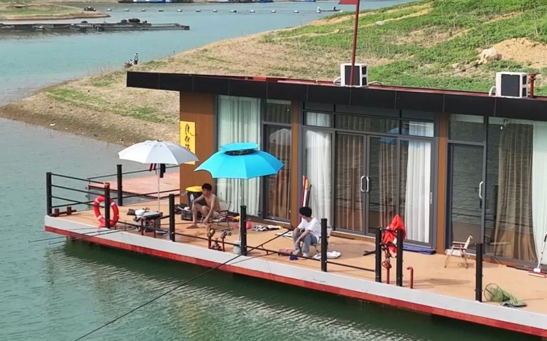 在水上的钓鱼民宿酒店,能玩筏钓路亚跟台钓