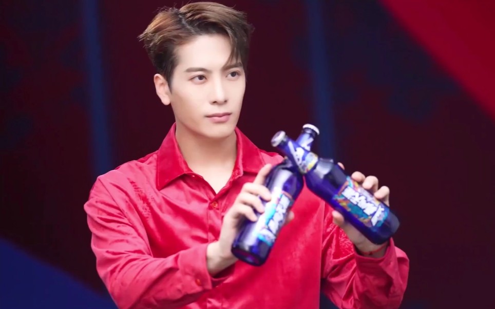 【王嘉尔】雪花啤酒勇闯天涯superx,虎虎生威,拍摄花絮_哔哩哔哩_bili