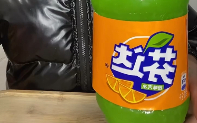 大桶绿色芬达饮料果冻