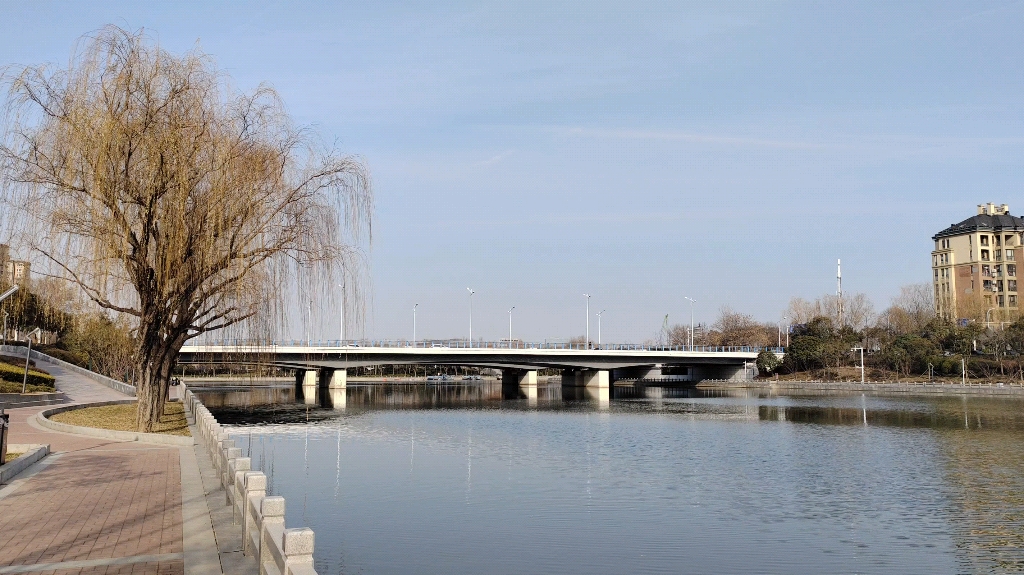 郑州金水河畔散步,放松身心,调整状态,热爱生活吧朋友!